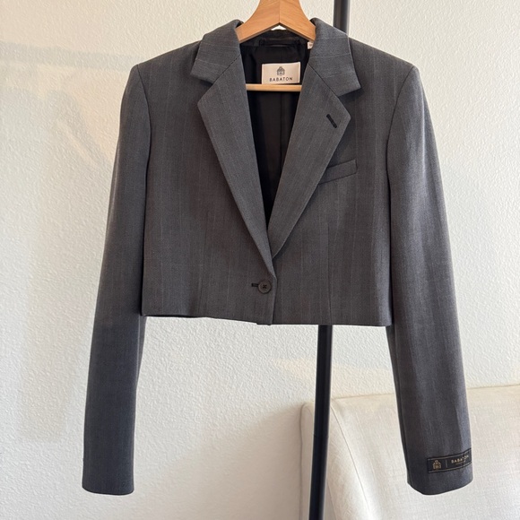 Aritzia cropped blazer - Picture 5 of 5
